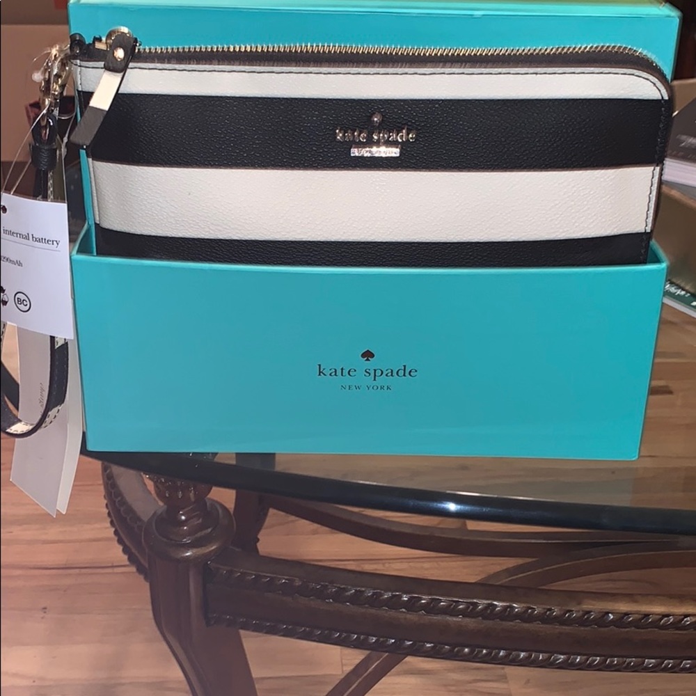 KATE SPADE Charge-able clutch